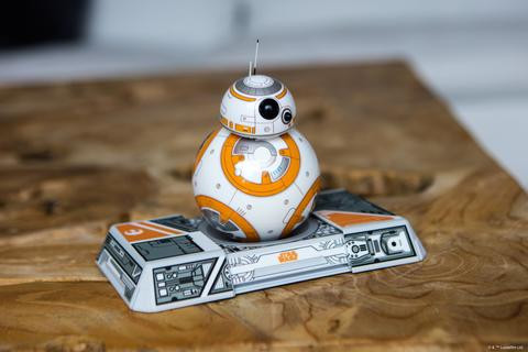   Star Wars: BB-8 With Trainer