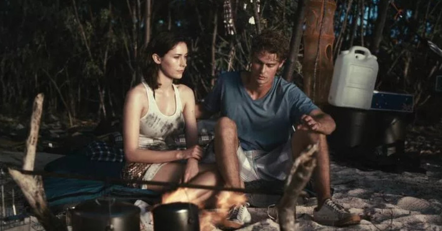 Девушка оставила девушку на острове. Необитаемый (2010).