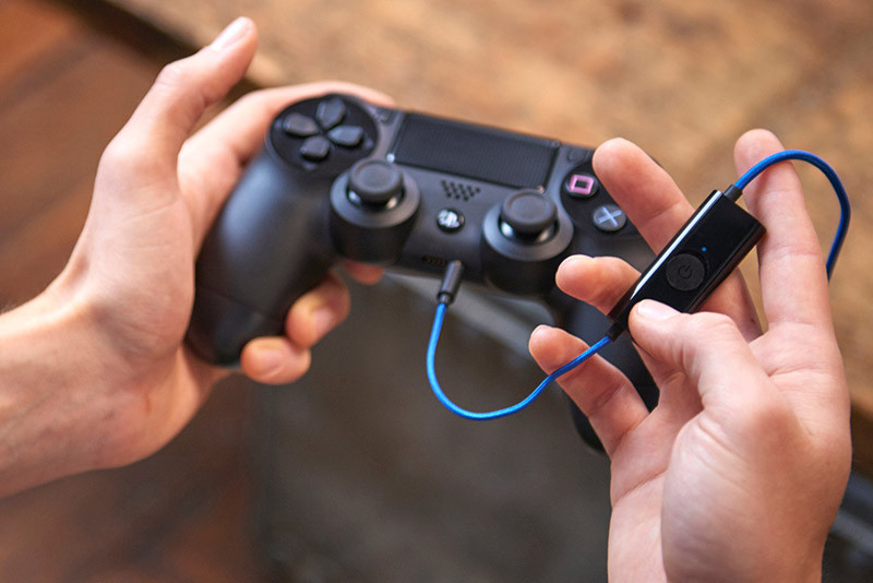 ��������������� � ����������-���������� ��� PS4 (� ���������� PS Vita)