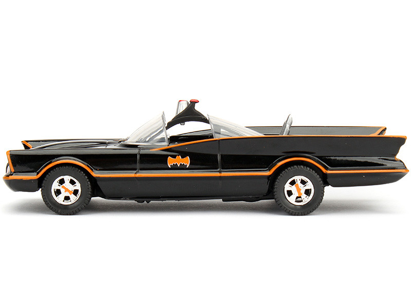 ����� Batmobile 1966 Classic Batmobile Free Rolling (1:32)