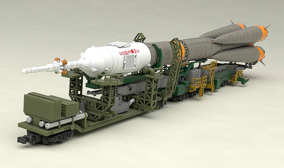 -  Plastic Model Soyuz Rocket & Transport Train 2nd Re-Run ( 1:150) (32 )